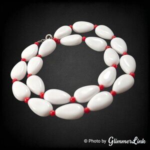 Vintage White Plastic Teardrop Bead Necklace with Red Spacer Accents – 19"